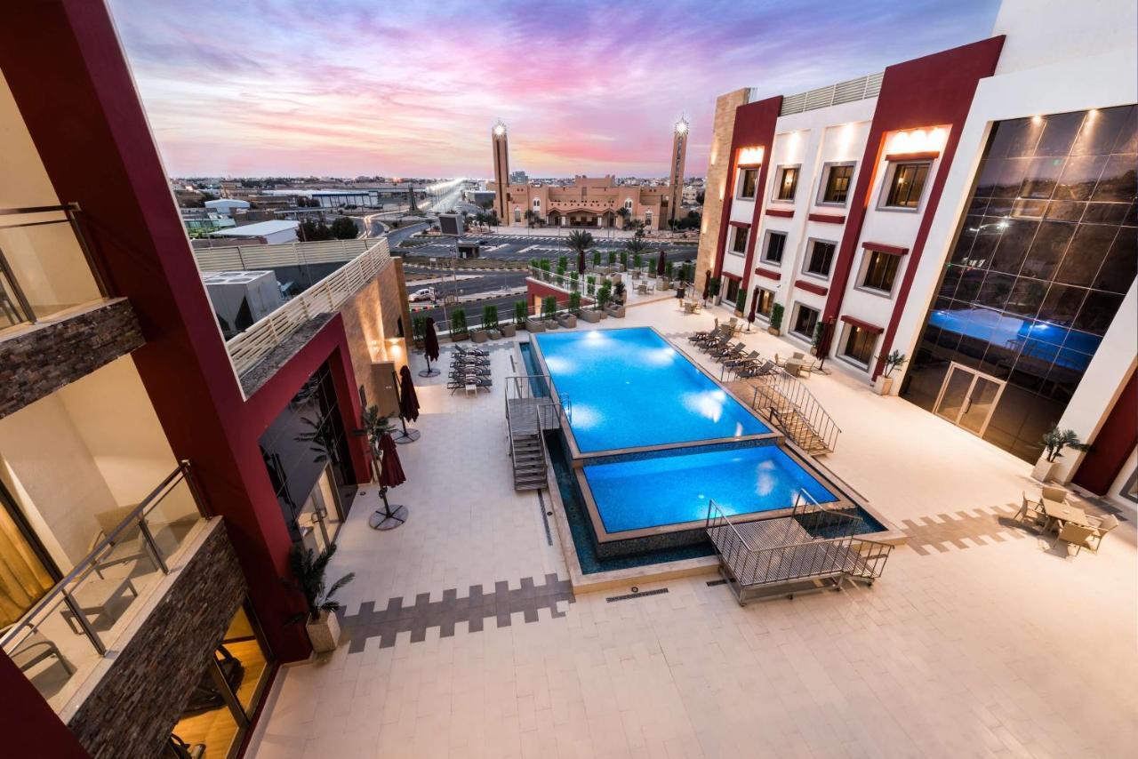 Best Western Plus Al Qurayyat City Center Exterior foto
